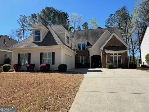 8 Greenview Dr, Newnan, GA 30265