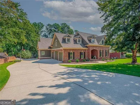 333 Golf Crest Dr, Acworth, GA 30101