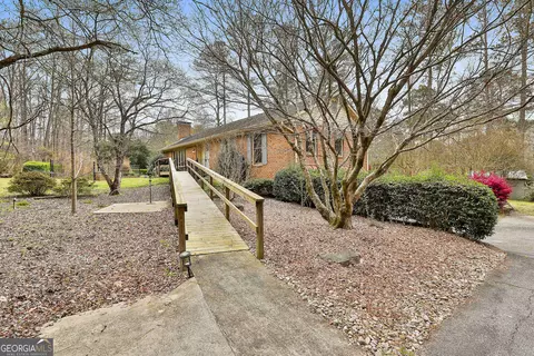 135 Rollingbrook Trl, Tyrone, GA 30290 photo 6