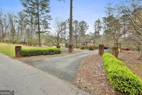 135 Rollingbrook Trl, Tyrone, GA 30290 photo 2
