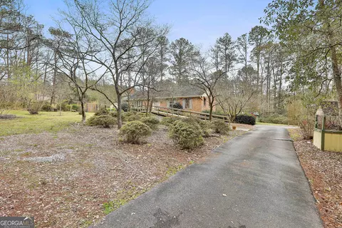 135 Rollingbrook Trl, Tyrone, GA 30290 photo 5
