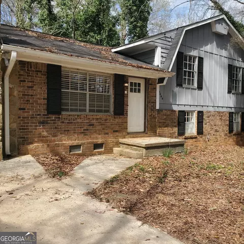 8688 W Bourne Dr, Jonesboro, GA 30238