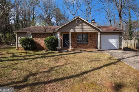 579 Oak Trace Ct, Jonesboro, GA 30238