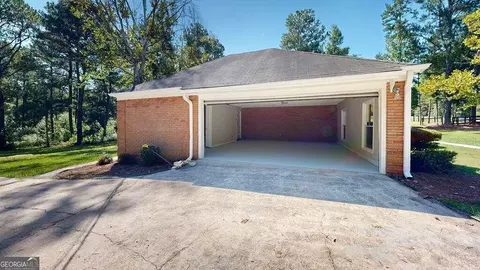 Exterior - 546 Sivell Rd, Lagrange, GA 30241 photo 5 of 9