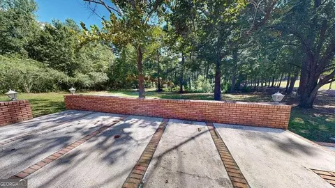 Exterior - 546 Sivell Rd, Lagrange, GA 30241 photo 4 of 9