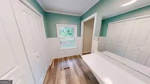 Bath - 546 Sivell Rd, Lagrange, GA 30241 photo 2 of 2