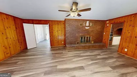 Living - 546 Sivell Rd, Lagrange, GA 30241 photo 3 of 3
