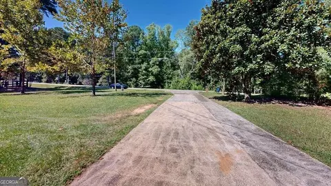 Exterior - 546 Sivell Rd, Lagrange, GA 30241 photo 7 of 9