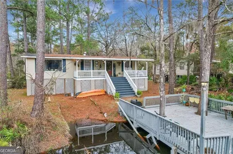 4260 3r Fish Camp Rd, White Oak, GA 31568