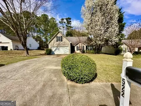 522 Waltham Ln, Sugar Hill, GA 30518