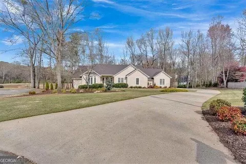 5 Torrey Pines Ct, Newnan, GA 30265