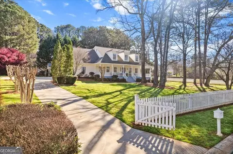 662 Cricket Hill Trl, Lawrenceville, GA 30044