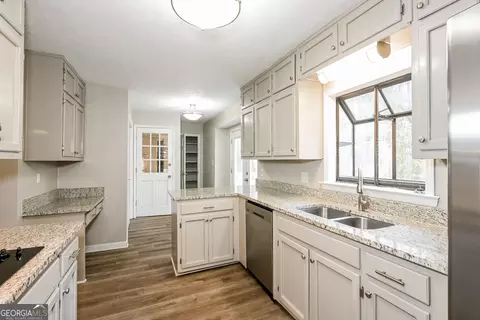 376 Buckingham Dr, Covington, GA 30016 photo 7