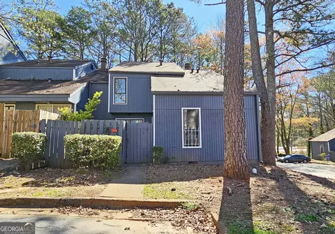 1042 Mariners Ct, Stone Mountain, GA 30083