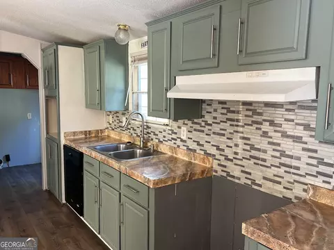 93 Helen Rd, Covington, GA 30016 photo 10