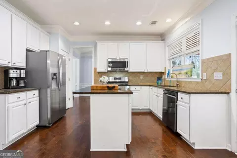 620 Hammersmith Dr, Suwanee, GA 30024 photo 13