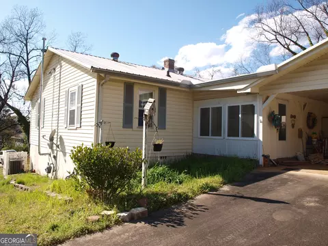 75 Park St, Toccoa, GA 30577 photo 3