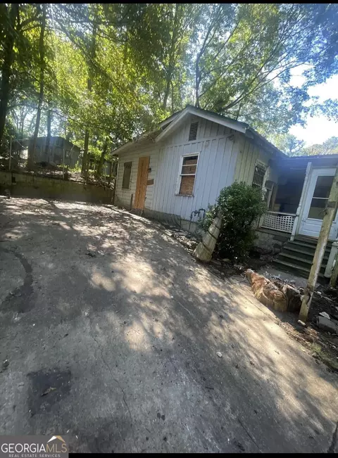 5634 Lakeside Dr, Union City, GA 30291