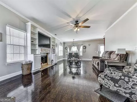 307 Turtle Pointe Dr, Carrollton, GA 30116 photo 2