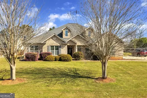211 Aves Ct, Mcdonough, GA 30252
