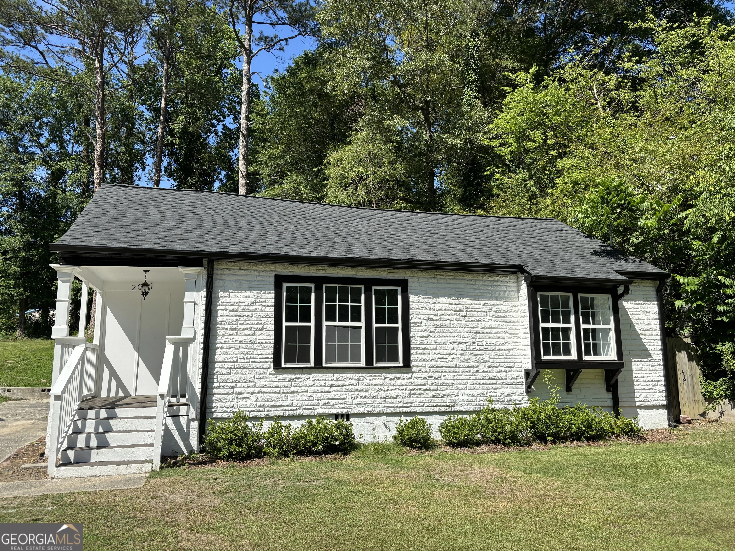 2037 N Avenue Ave NW  