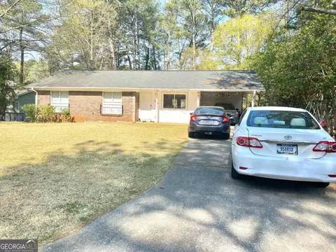 850 Rock Gap Dr, Stone Mountain, GA 30083