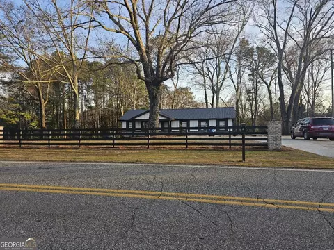 677 Hancock Bridge Rd, Winder, GA 30680 photo 2
