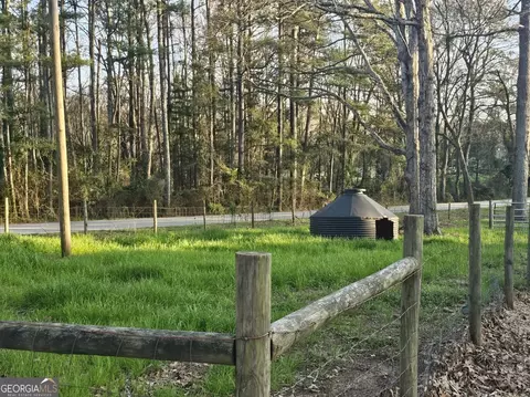 677 Hancock Bridge Rd, Winder, GA 30680 photo 6