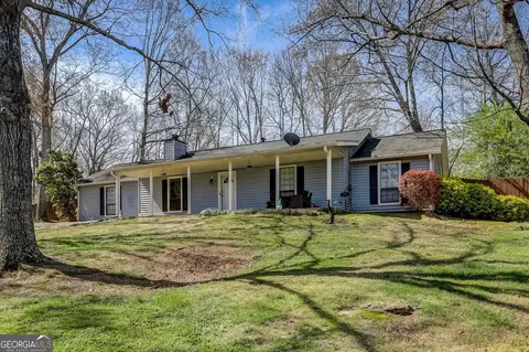 933 Bay Berry Ln, Lawrenceville, GA 30043