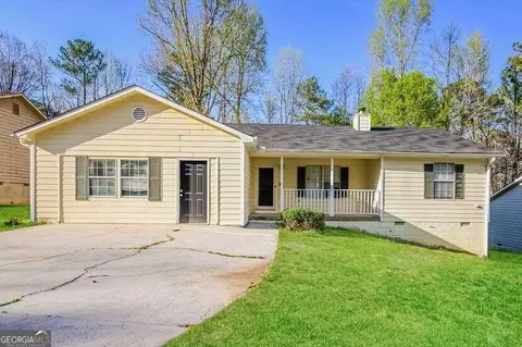186 Valley Dr, Stockbridge, GA 30281