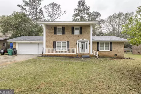 1007 Pine Pl, Perry, GA 31069