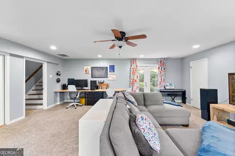 Living - 912 S Willowcrest Way, Lagrange, GA 30240 photo 4 of 5