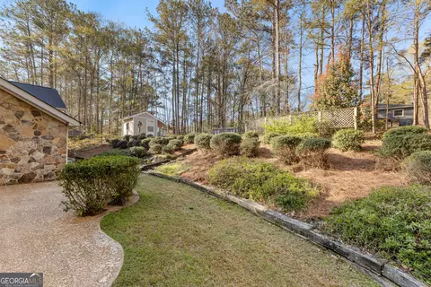 Exterior - 912 S Willowcrest Way, Lagrange, GA 30240 photo 11 of 15