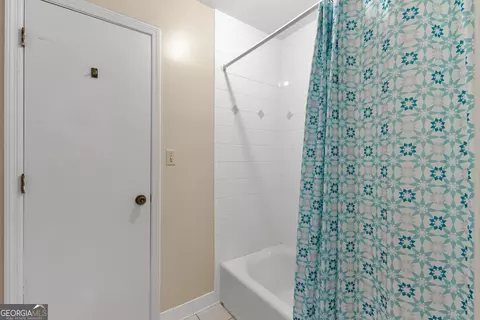 Bath - 912 S Willowcrest Way, Lagrange, GA 30240 photo 5 of 7