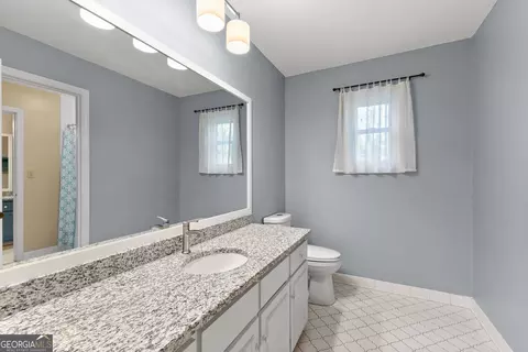 Bath - 912 S Willowcrest Way, Lagrange, GA 30240 photo 3 of 7