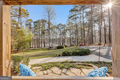 Exterior - 912 S Willowcrest Way, Lagrange, GA 30240 photo 2 of 15