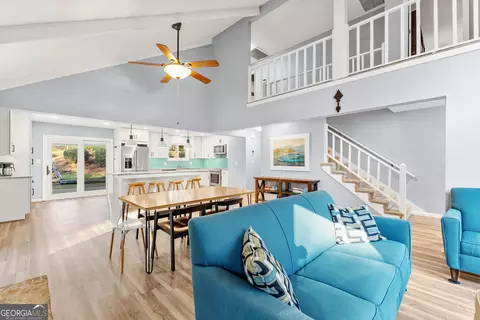 Living - 912 S Willowcrest Way, Lagrange, GA 30240 photo 2 of 5