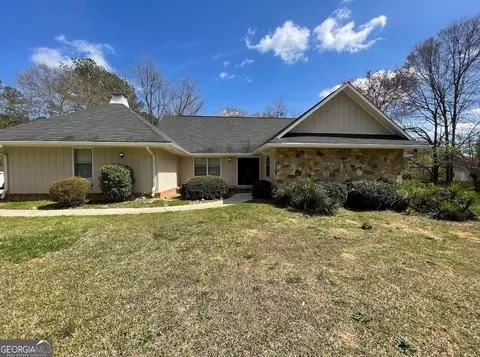 7975 Woods Rd, Fairburn, GA 30213