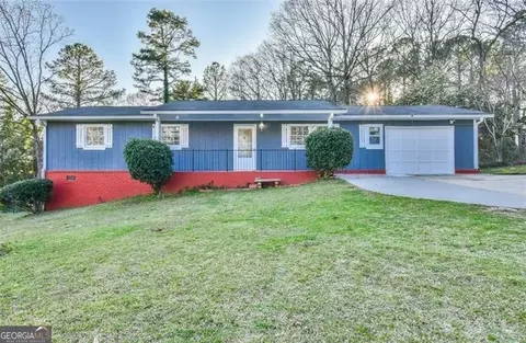 2863 Deshong Dr, Stone Mountain, GA 30087