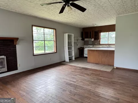 Kitchen - 738 Arrowhead Rd, Dublin, GA 31021 photo 4 of 4