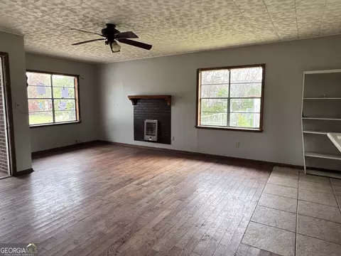 Living - 738 Arrowhead Rd, Dublin, GA 31021 photo 2 of 2