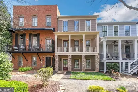 707 Hammond Dr, Woodstock, GA 30188