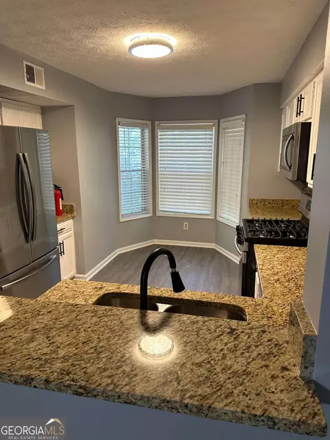 6398 Oakleaf Ln #6398, Morrow, GA 30260 photo 2