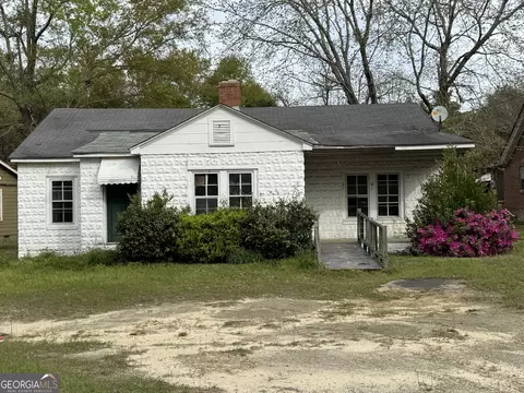 131 Hillcrest Dr, Dublin, GA 31021