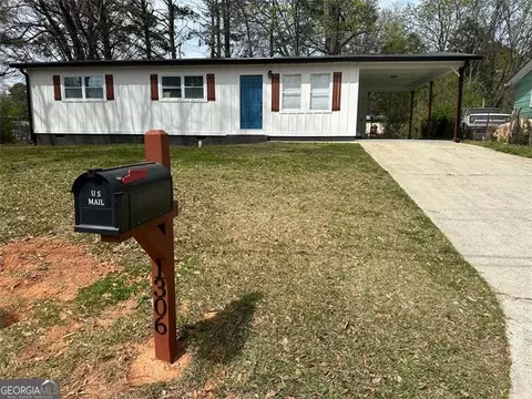 1306 Cochise Cir, Austell, GA 30168