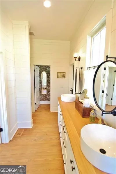 Bath - 1340 Wrights Mill Rd, Commerce, GA 30530 photo 5 of 19