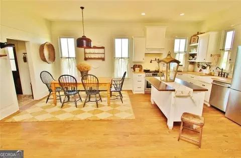 Kitchen - 1340 Wrights Mill Rd, Commerce, GA 30530 photo 11 of 12