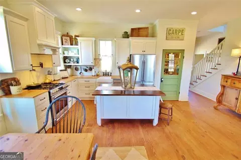 Kitchen - 1340 Wrights Mill Rd, Commerce, GA 30530 photo 2 of 12