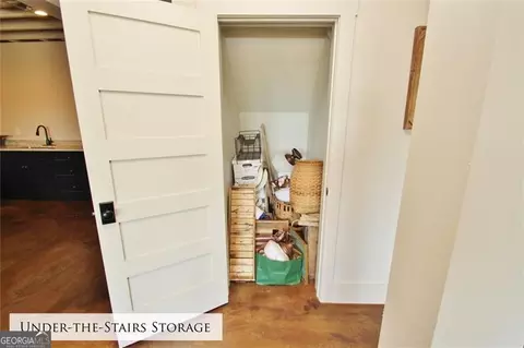Entry Way - 1340 Wrights Mill Rd, Commerce, GA 30530 photo 14 of 15