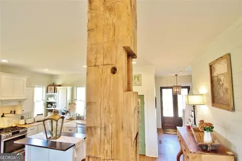 Entry Way - 1340 Wrights Mill Rd, Commerce, GA 30530 photo 3 of 15